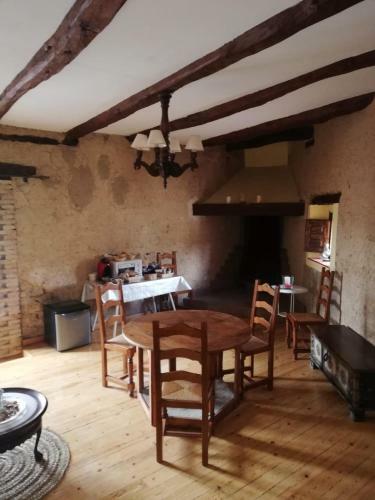 Hotel Restaurante Agapio De Tresni�o