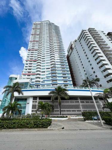 Apartamento 2 Dormitorios Bocagrande. Vista Mar