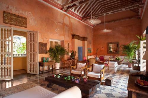 Villa Luxury 10 Br Colonial Mansion