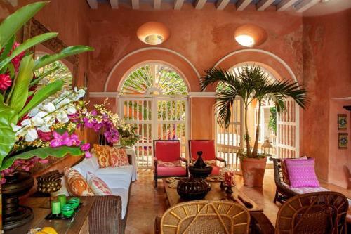 Villa Luxury 10 Br Colonial Mansion