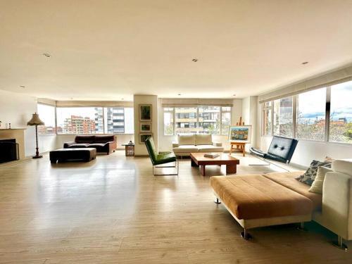 Luxurious Apartment For A Family Or Company