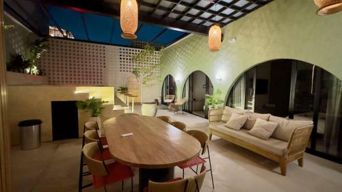 Amazing Luxury House Castalia 6br