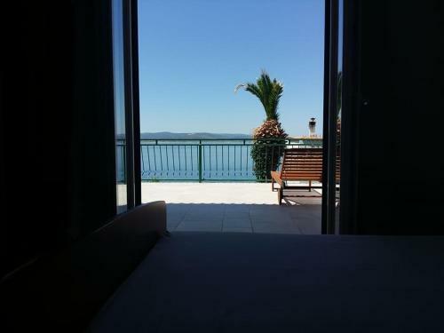 Apartments Tri Palme