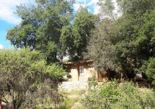 Caba�a De Adobe En Lago Rapel