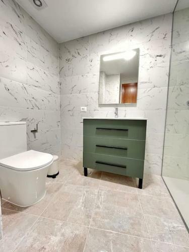Extenso Y Relajante Apartamento
