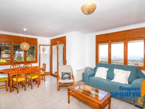 Casa El Vendrell, 3 Dormitorios, 8 Personas - Es-320-23