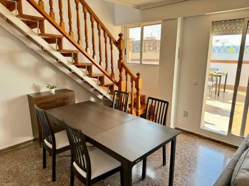 Apartamento Your Long Stay Attic Home In Valencia