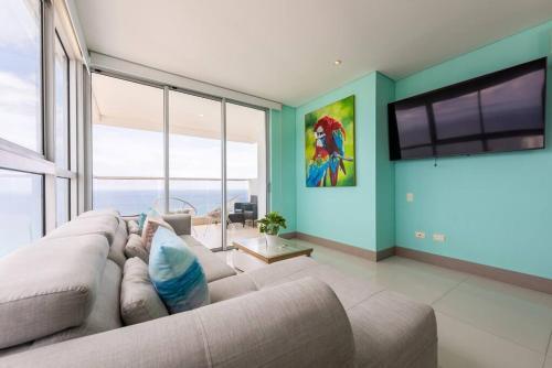 29th Floor Beachfront Apartment In Bocagrande!