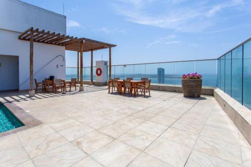 29th Floor Beachfront Apartment In Bocagrande!