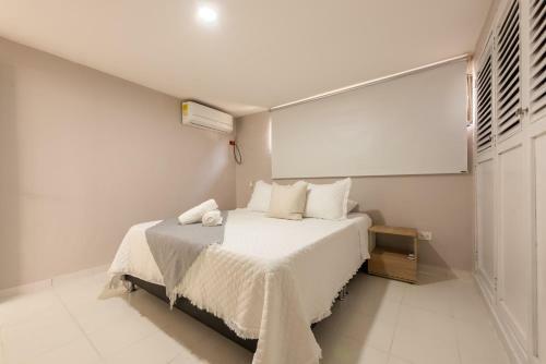 Spacious And Lovely Apartment