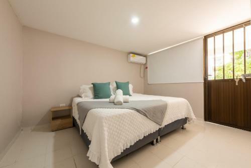 Spacious And Lovely Apartment