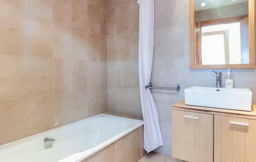 Beautiful Apartment In Sucina With Kitchen