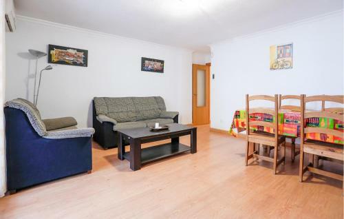 Gorgeous Apartment In Torrevieja With Kitchenette