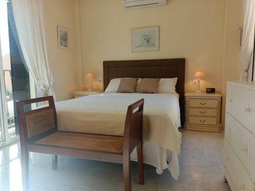 Charming Bungalow In Private Urbanization Royal Interpark