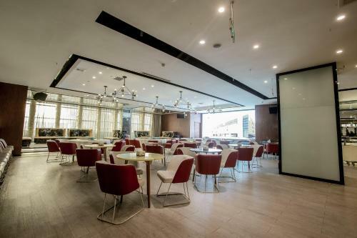 Zhengzhou Zmax Hotel