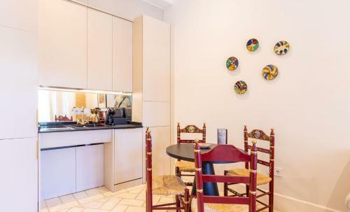 Real Casa De La Moneda Deluxe Apartments