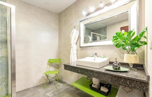 Nice Apartment In Sevilla With Wifi And 1 Bedrooms