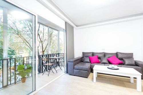 Rentalsevilla Espacioso Apartamento En La Alfalfa
