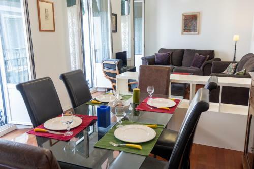 Apartamento Rentalsevilla A Los Pies De La Giralda