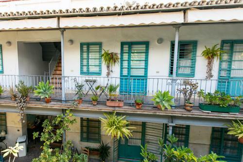 Apartamento 3 Dormitorios En Calle San Vicente.