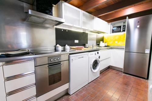 Apartamento 3 Dormitorios En Calle San Vicente.