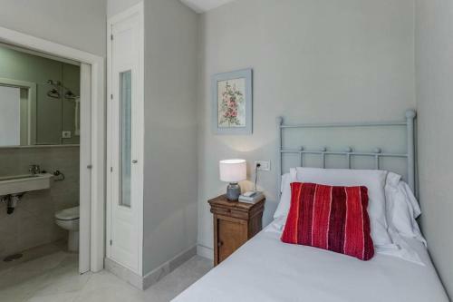 Fam Sevillian Townhouse