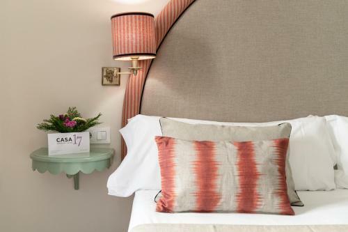 Hostal Casa17 Santacruz Suites