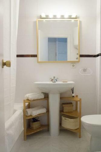 Cozy Apartment In A Typical Sevillian Patio House