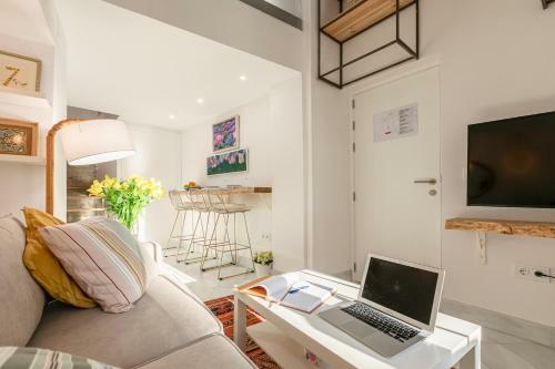 Apartamento Loft Duplex Sevilla Wall
