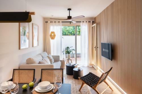 Magno Apartments Robles With Bath Tub And Private Parking