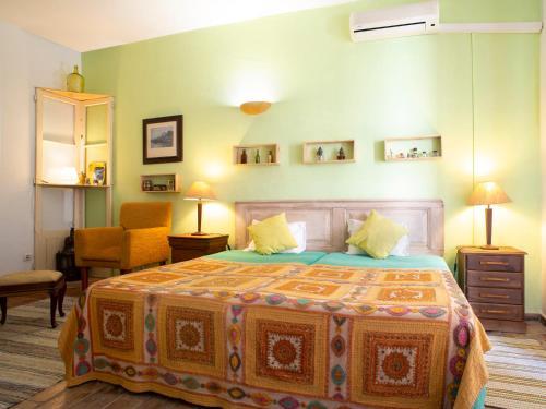 Hostal Casa Visconde De Bouzoes