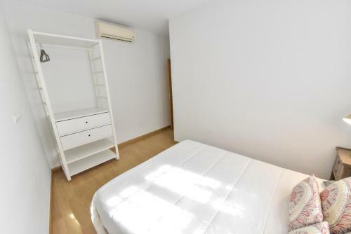New! Retro Apartment In Central Neighbourhood