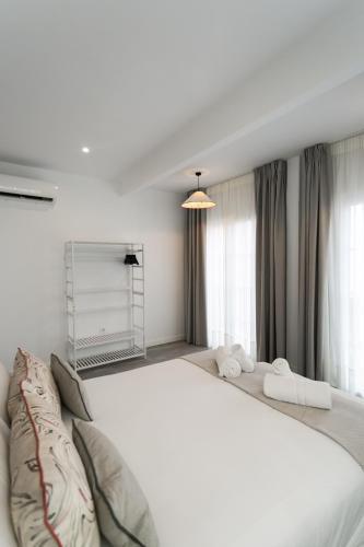 Lujoso Apartamento Con Piscina Compartida 1