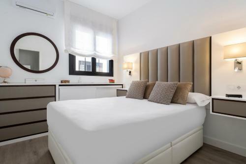 Monkeys Apartments Faustino �lvarez Deluxe & Courtyard