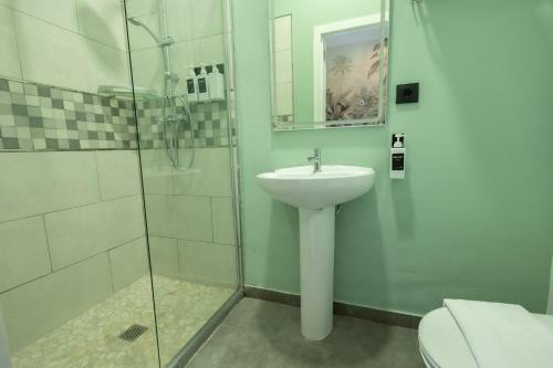 Hostal The Clover