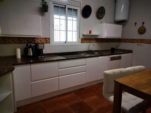 Chalet Con Jard�n, Piscina Privada Y Parking