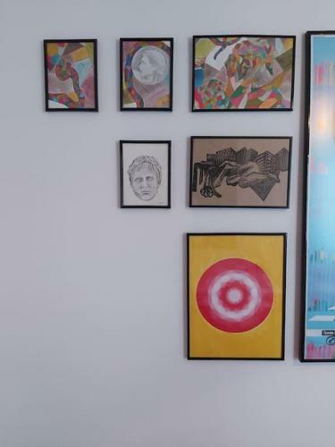 Luminoso Apartamento En El Centro, Con Mucho Arte