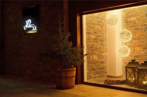 Hotel 12 Months Luxury Resort