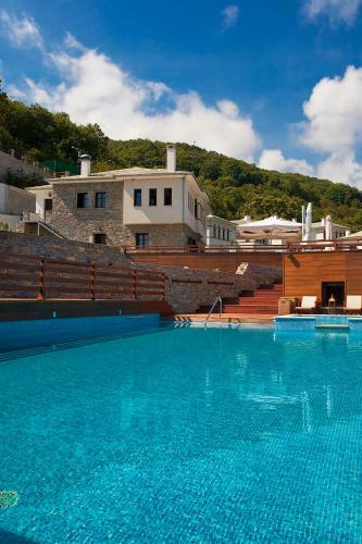 Hotel 12 Months Luxury Resort