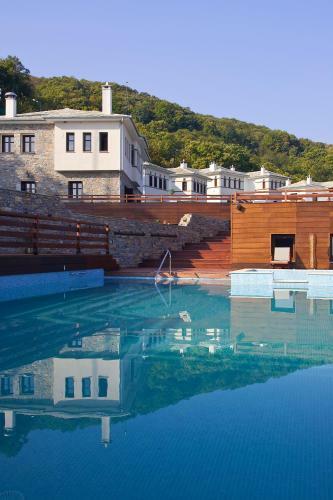 Hotel 12 Months Luxury Resort