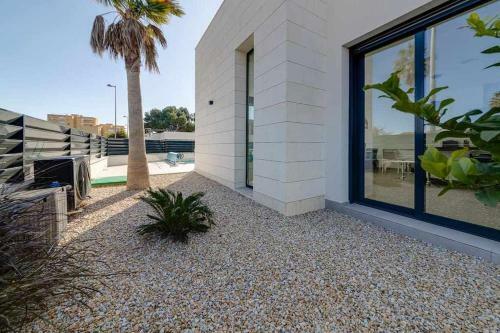 Magn�fica Villa Con Piscina Climatizada