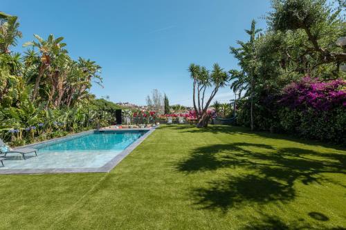 Villa Barcelona�s Tropical Oasis