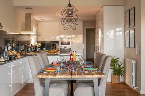 Villa Barcelona�s Tropical Oasis