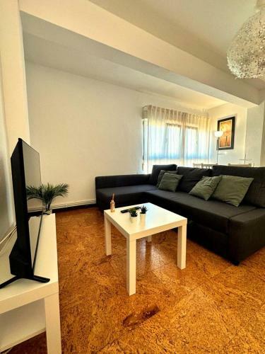 Apartamento Piso Soleado, Pr�ximo Al Centro, 8 Plazas Y F�cil Aparcamiento