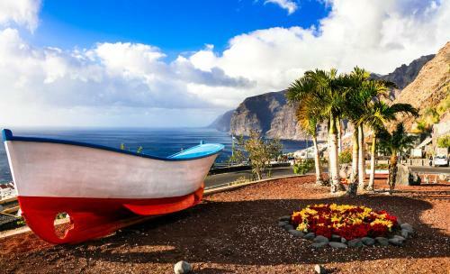 Cliff Haven Sea View Apartment - Adults Only