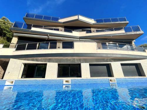 Villa De Lujo Con Vistas Al Mar Y Piscina Privada