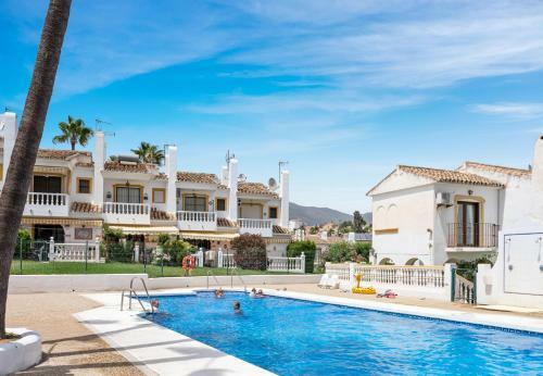 Apartamento La Campana Townhouse With Pool Ref 222