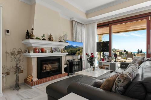 Villa Breathtaking Mansion With Pool - Ref 85