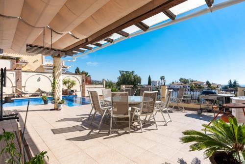 Villa Breathtaking Mansion With Pool - Ref 85