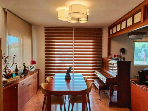 Casa Con Jard�n Y Piscina Privada.